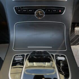 Replacement of W205 centre console